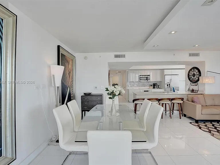 2600 E Hallandale Beach Blvd #T1902 — Photo 9