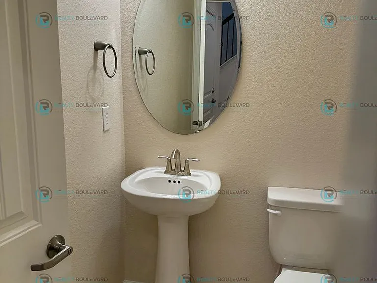 1011 Middle Gate Rd — Photo 14