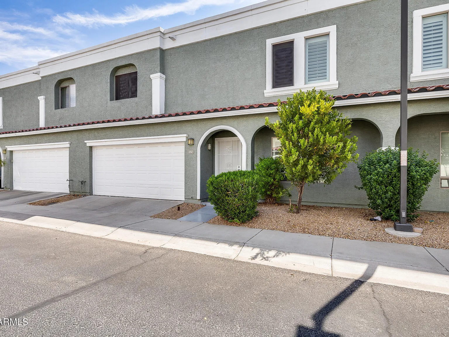 4 bed, 3.0 bath, 2004 sqft, $2,500 — Photo 4