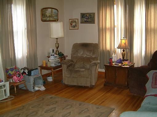 3rd image of 565 6th Ave S