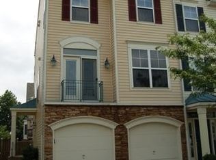 43741 Scarlet Sq, Chantilly, VA 20152