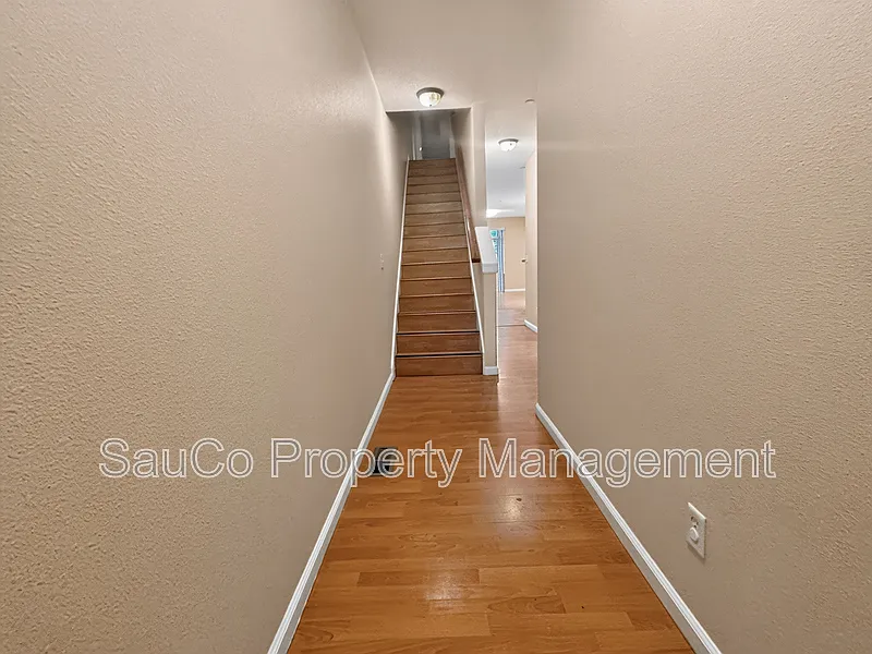 3 bed, 2.5 bath, 1667 sqft, $2,195 — Photo 4