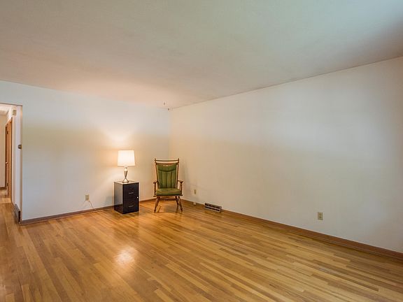 Great Room, Hardwood Floors