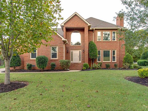 2nd image of 2914 Chaucer Dr