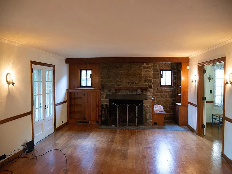 Living Room w/entrance to Dining Room on right