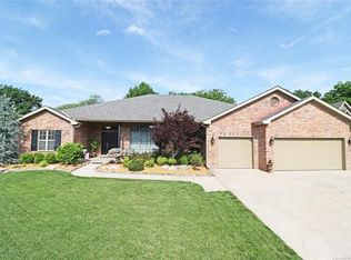 2617 Huntington Dr, Bartlesville, OK 74006
