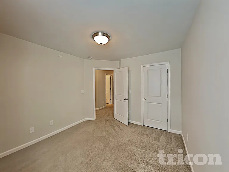 305 Woodfern Ct — Photo 9