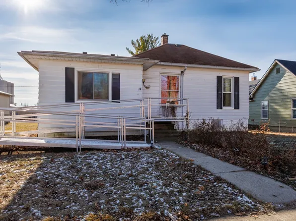 104 W North St, Colfax, IL 61728