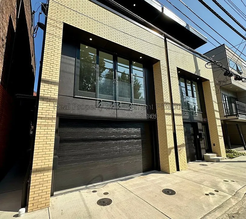 1403 Sarah St #2