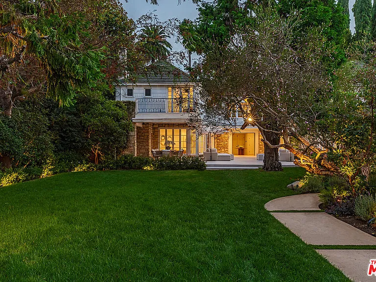 702 N Beverly Dr — Photo 55