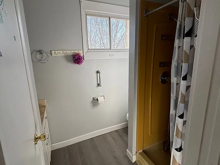 620 E Reynolds St — Photo 3