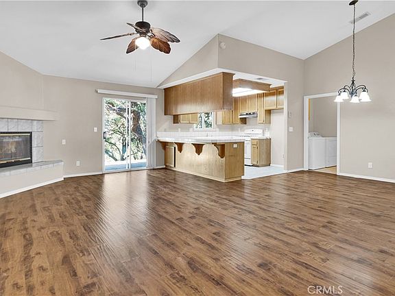 2nd image of 901 Sleepy Hollow Rd