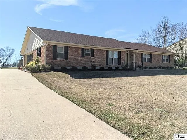 3 bed, 2.0 bath, 1800 sqft, $3,250 — Photo 1