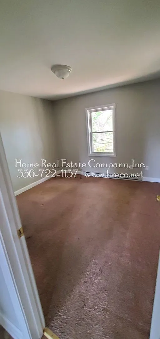 Cambridge Apartments | 2334 N. Cherry Street Apt D — Photo 1