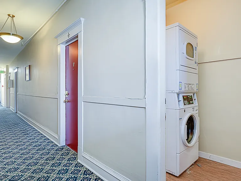 Abbey Park Apartments — Photo 33