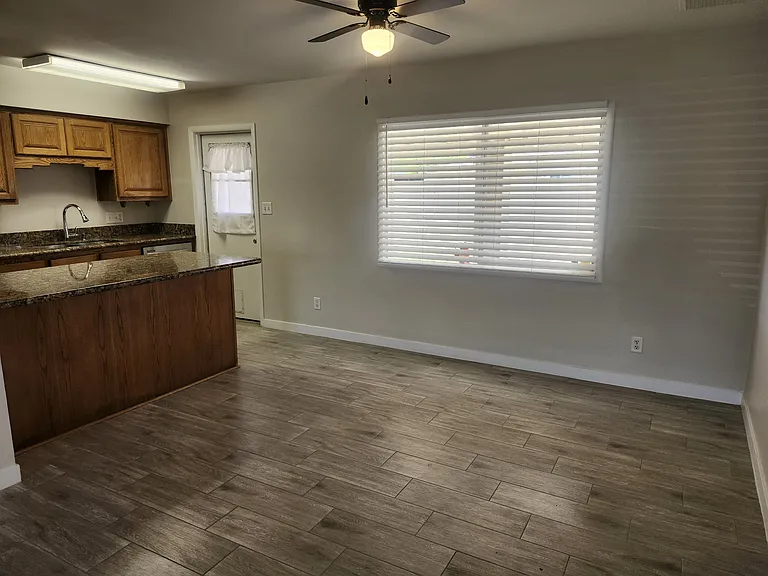 3136 W Port Au Prince Ln — Photo 7