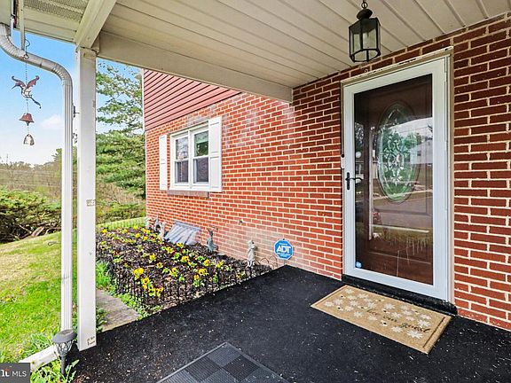 3rd image of 1252 Barley Corn Sq