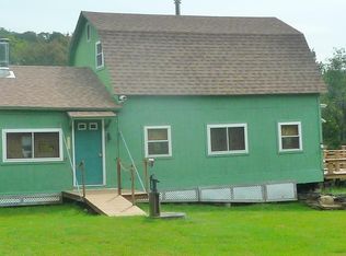 900 Risky Ranch Rd, Stamford, VT 05352