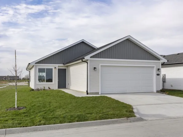 2301 Legacy Dr, Norwalk, IA 50211