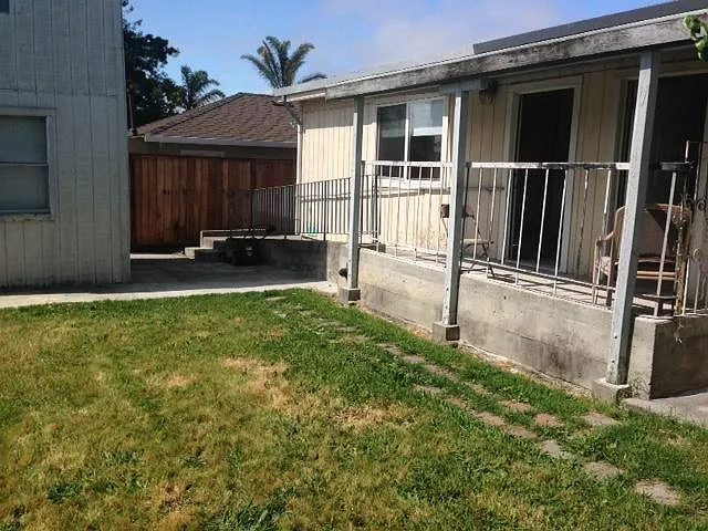 844 37th St — Photo 20