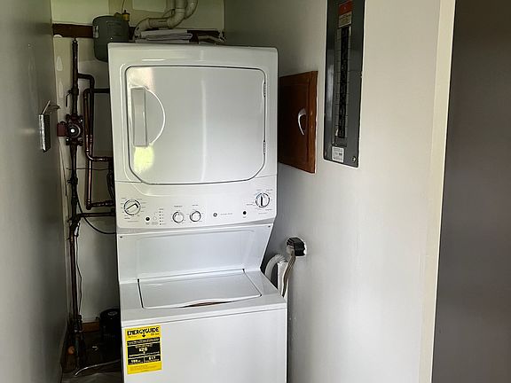 3rd image of 604-608 E Randolph St