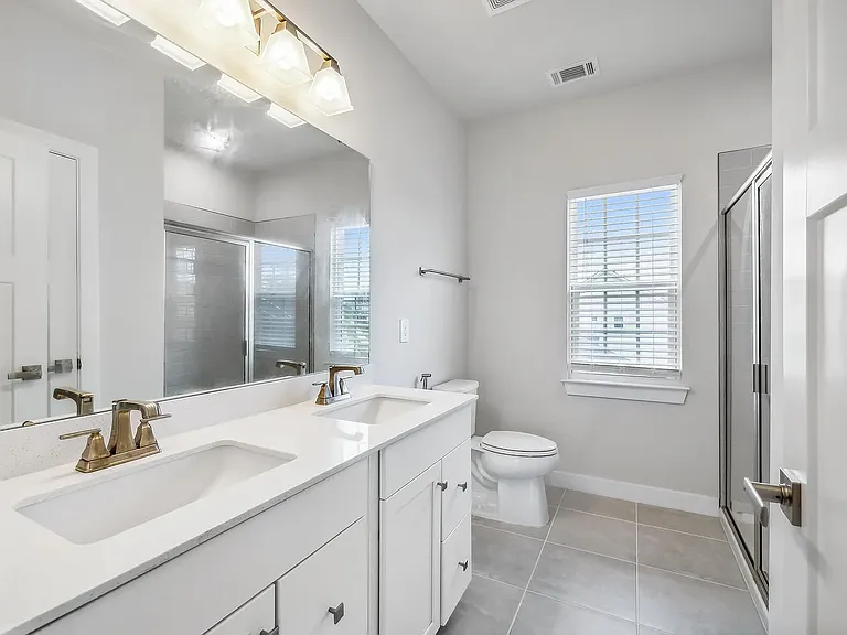 4001 Oglethorpe Dr — Photo 10