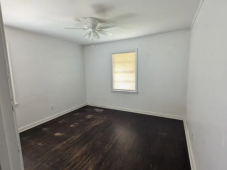 200 Naomi Dr — Photo 3