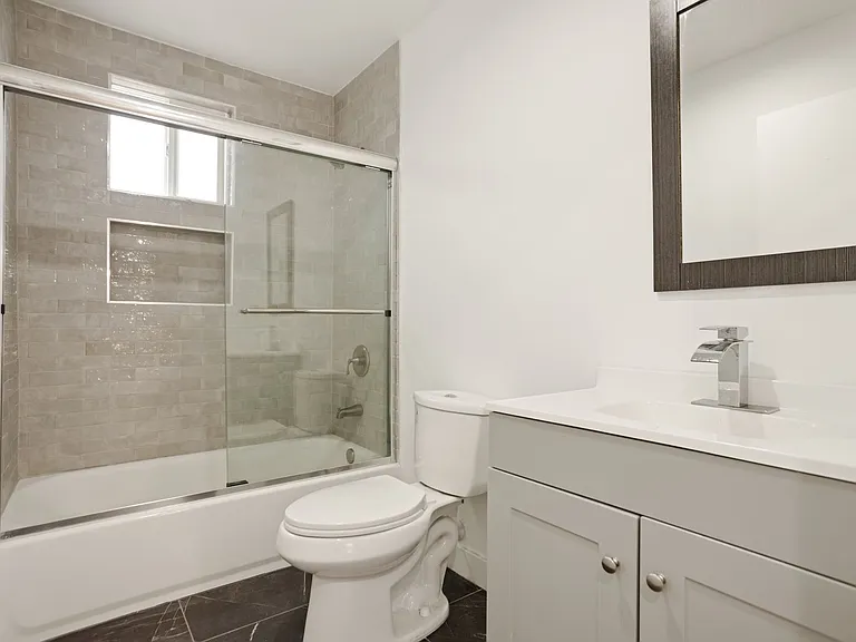 443 N Heliotrope Dr — Photo 5