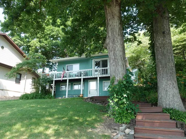 1037 Island Ln, Galesburg, IL 61401