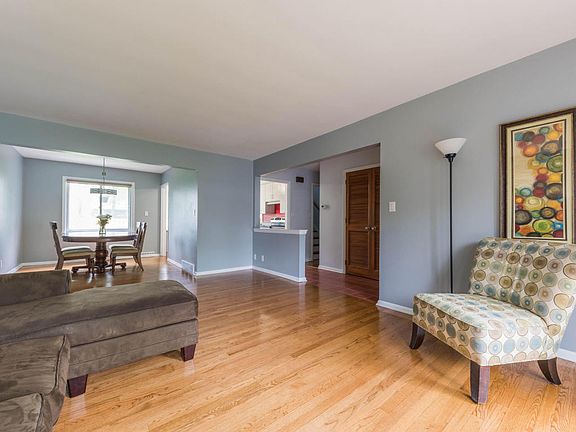 4th image of 5925 N Ames Ter