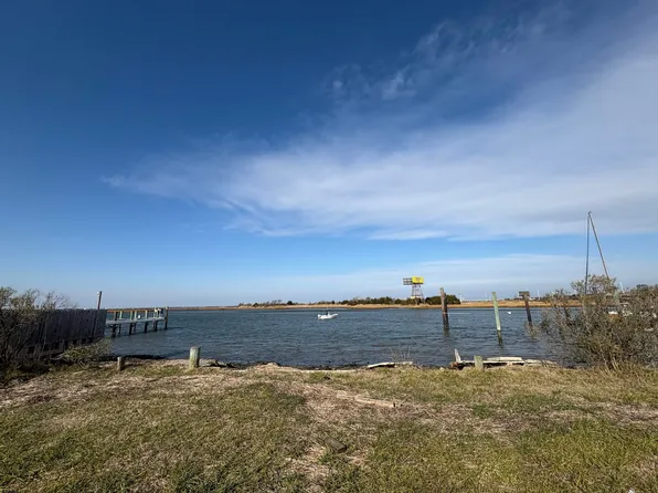 2015 N Riverside Dr, Atlantic City, NJ 08401