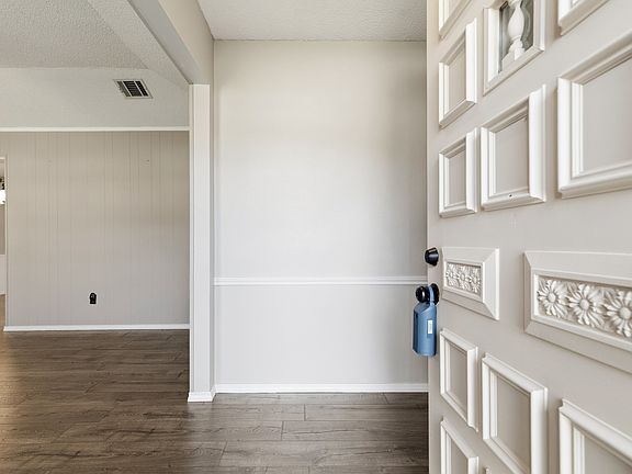 3rd image of 6612 Patsy Ln
