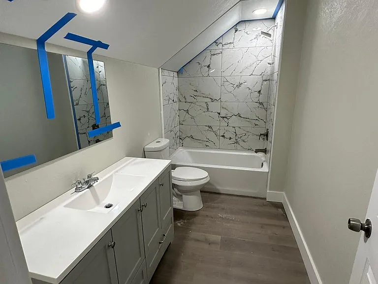 231 W 5th St — Photo 23