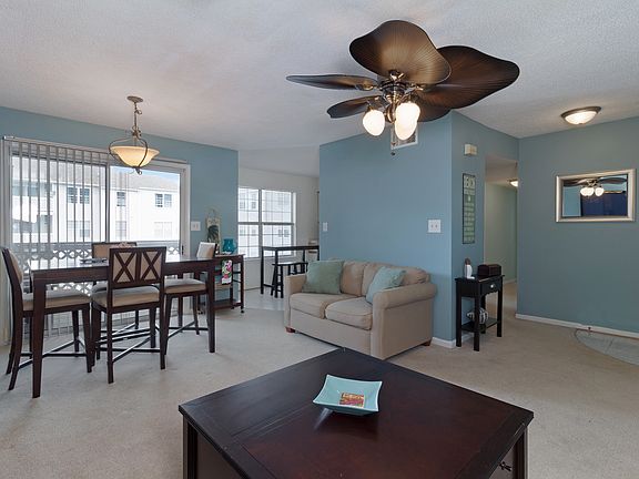 5th image of 608 Shoreham Ct APT 202
