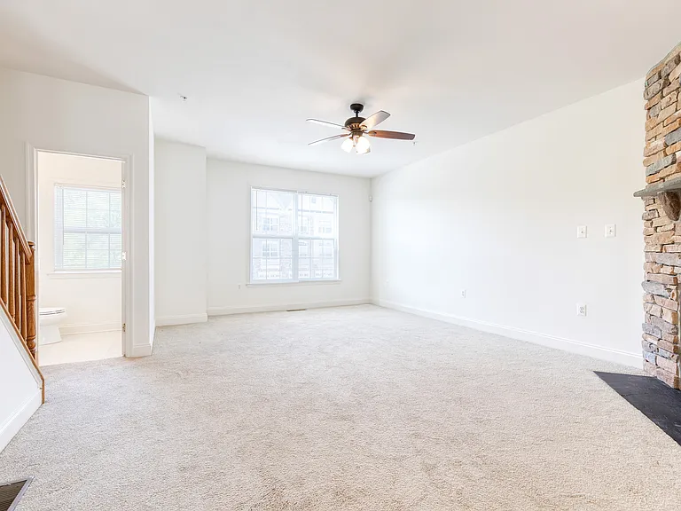 4322 Vintage Ivy Ln — Photo 9