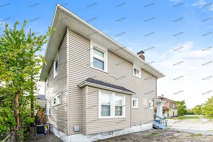 10811 Sprague Ave — Photo 16