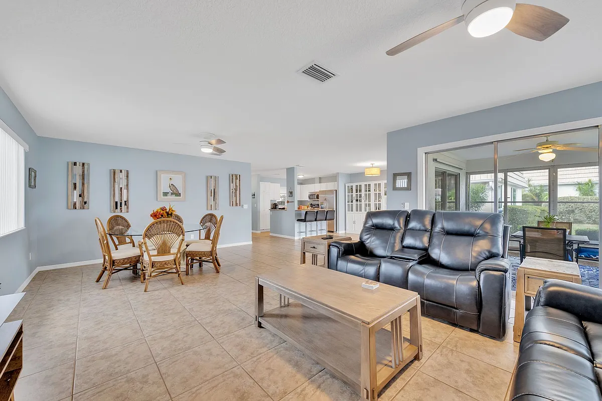 Building Photo - 2401 Riverbluff Pkwy #V-240