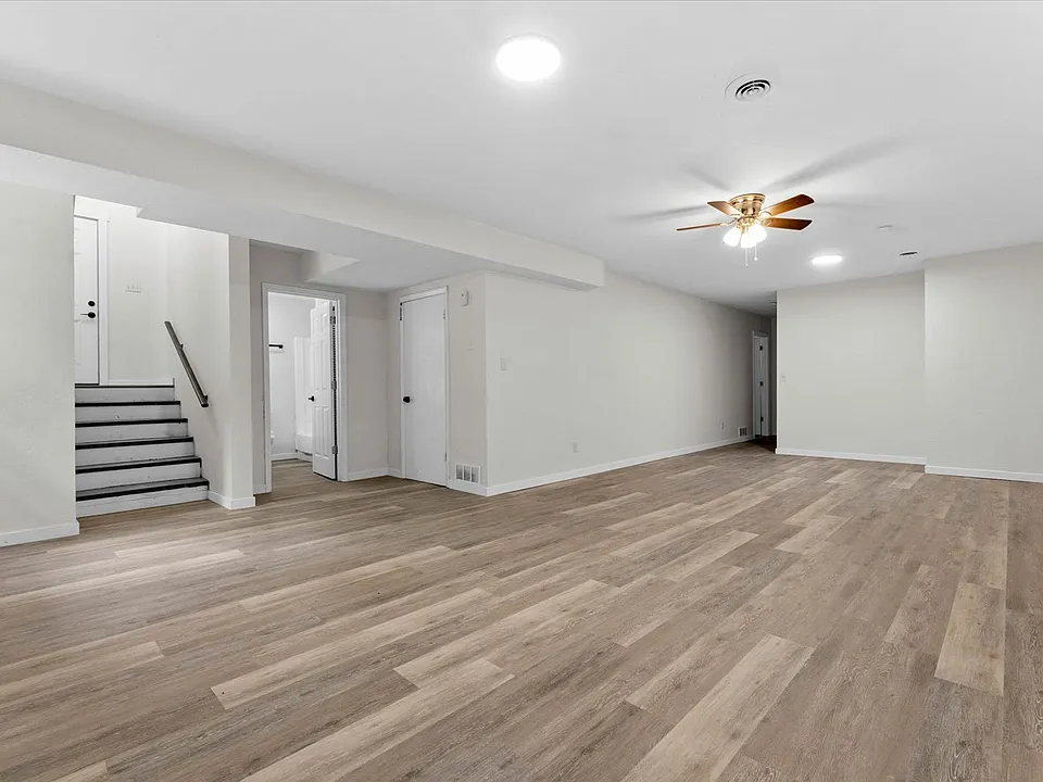 1102 Apache Dr