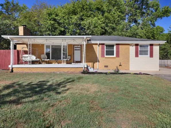98 Curtiswood Dr, Hendersonville, TN 37075