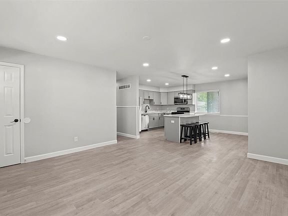 5th image of 8504 Jacklin Ave