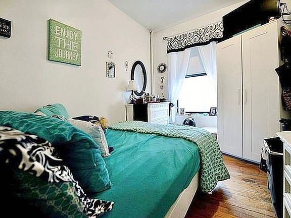 2nd image of 122 Orchard St APT 13