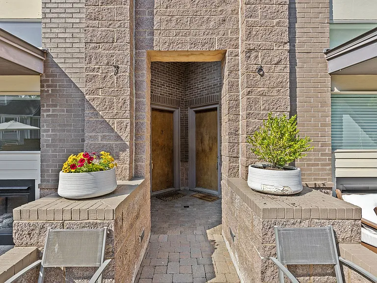 420 Queens Rd #7 — Photo 10
