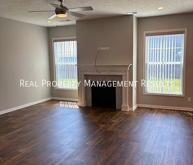 4817 White Chapel Dr — Photo 2