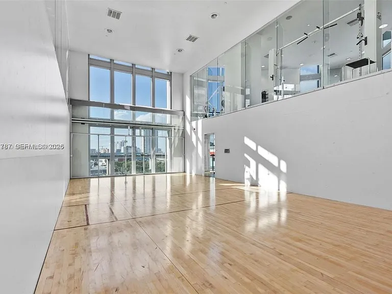 361 S Miami Ave — Photo 13