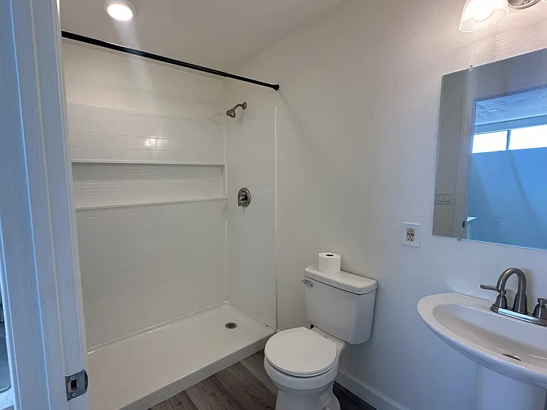370 Alpine Ave #B — Photo 12