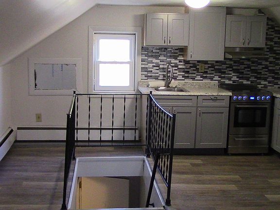 3rd image of 207 Whitehall Ave #5