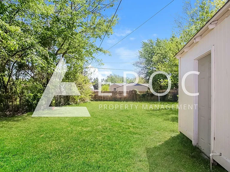 2026 E Young St — Photo 14