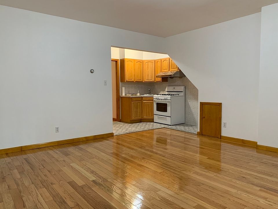 1st image of 31-31 30th St