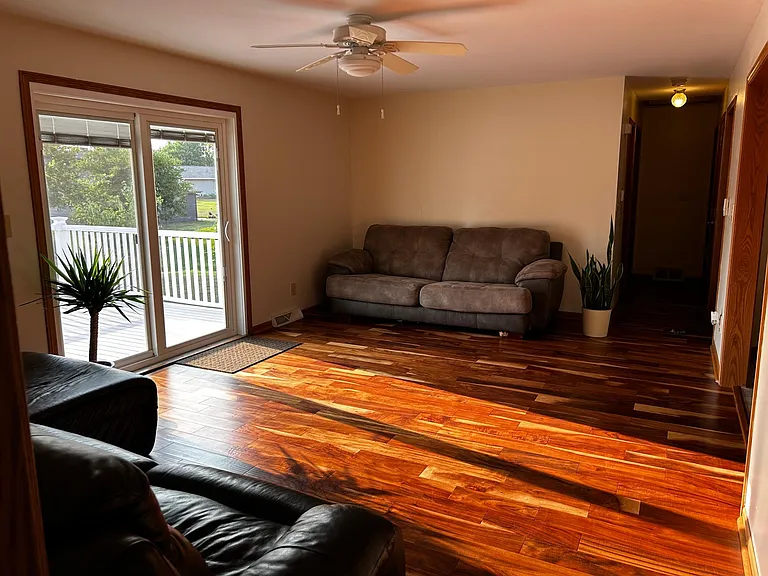 655 Grand Ct — Photo 3