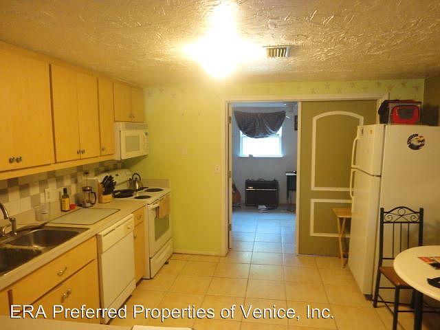 2nd image of 997 Ponderosa Rd